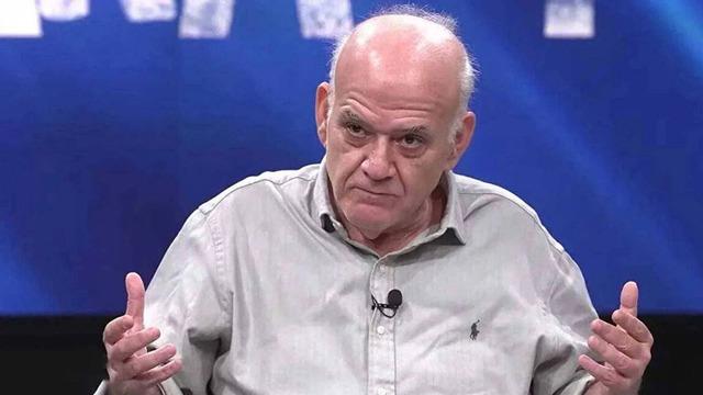 Ahmet Çakar'dan Dursun Özbek'e Sert Eleştiri: 'Utanması Gereken Ben Değilim!'