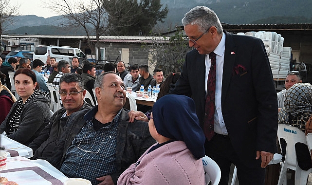 Başkan Topaloğlu’ndan belediye çalışanlarına iftar yemeği – GÜNDEM