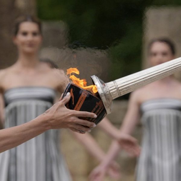 Paris Olimpiyatlarının ateşi Yunanistan’daki antik Olympia’dan başladı