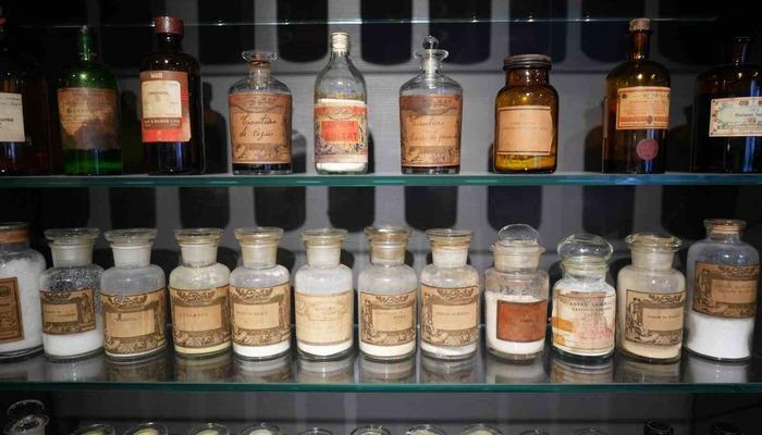 1800’lü yıllarda kullanılan ilaçlar bu müzede!  Müze Eczanesi açıldı