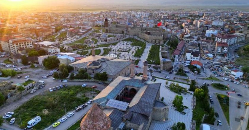 Erzurum’un nesi meşhurdur?  Erzurum’un en meşhur yemekleri ve alınacak hediyeler