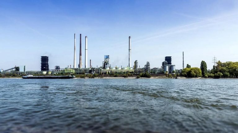 Alman Thyssenkrupp’un üst düzey yöneticileri neden istifa ediyor?