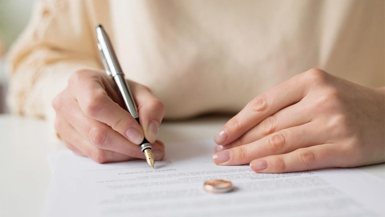 Boşanmada eşinizin akrabalarıyla görüşmek istememek hata sayılır