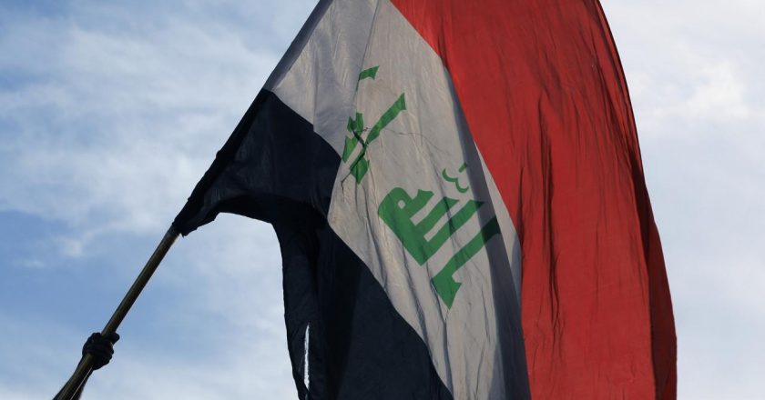 Irak’tan Lübnan’a hava ve kara yoluyla insani yardım