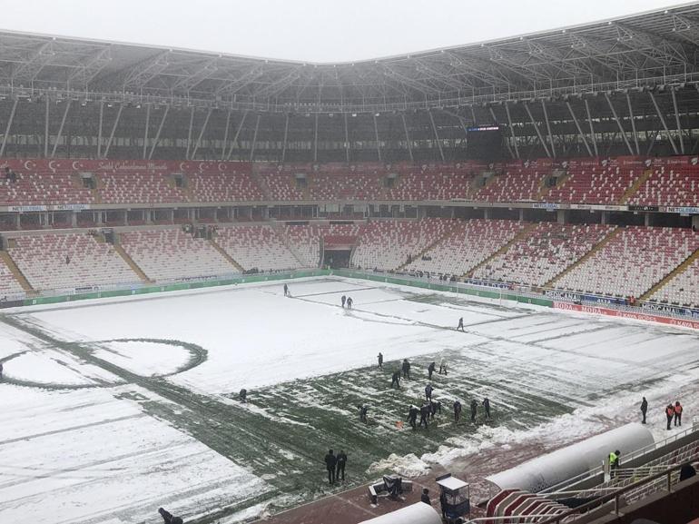 Sivasspor - Kasımpaşa maçının oynanmasına karar verildi İşte stadın son durumu...