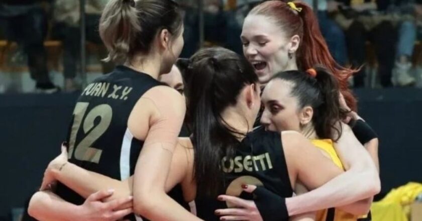 Vakıfbank, Galatasaray Daikin ve Tohumları Tersine Çıktı –