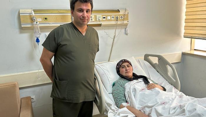Beyin kanaması geçiren hamile kadın doktorların müdahalesiyle hayata tutundu