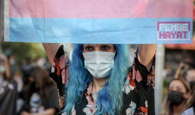 Hormon ilaçlarına getirilen kısıtlama trans bireyleri nasıl etkiliyor? – Son Dakika Sağlık Haberleri