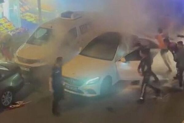 Galatasaray’ın şampiyonluk kutlamalarına gölge düştü! Bir araç kullanılamaz hale geldi