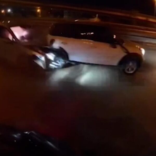 Kadıköy’deki trafik kazası kask kamerasında