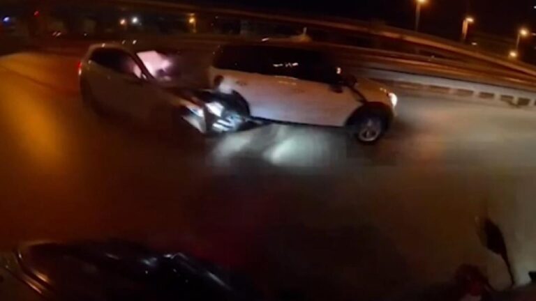 Kadıköy’deki trafik kazası kask kamerasında