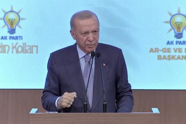 Cumhurbaşkanı Erdoğan’dan CHP liderine ‘Leman’ tepkisi: “Özgür git göz doktoruna görün”