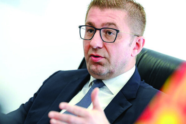 Azalan doğum oranları o ülkeyi de vurdu! Başbakan açıkladı: “Bekarlık vergisi geliyor”