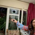 Balkonda kahve içerken üzerine ağaç devrildi! “Kızım kaçtı, ben ağacın arasında kaldım”