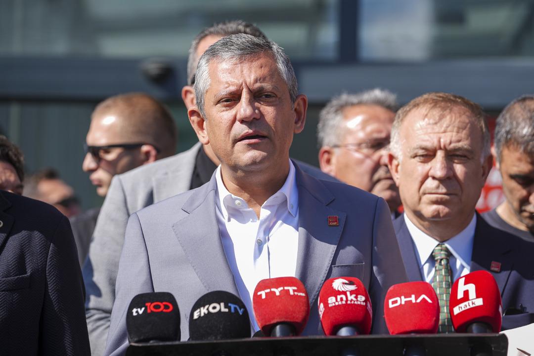 Son Dakika | Kamerada ilk önce Tekik! Özgür Özel ve Faşist Çıktı: 