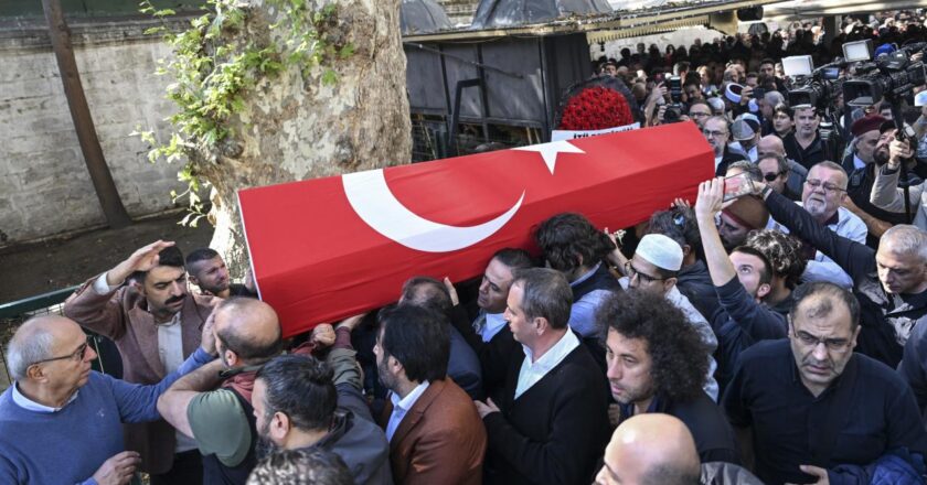 ‘Neyzenlerin Kutbu’ Niyazi Sayın son yolculuğuna uğurlandı