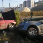 Kaldırımda korku dolu anlar: Babaanne ve iki torunu otomobilin çarpmasıyla yaralandı