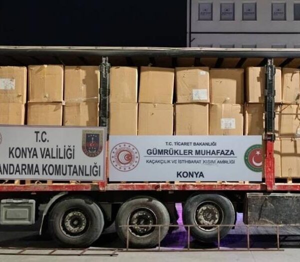 Konya’da TIR’da büyük miktarda kaçak tütün yakalandı