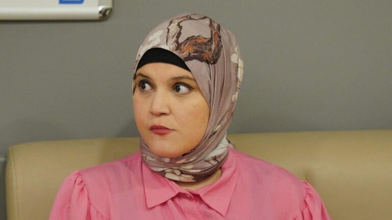 Kızılcık Şerbeti Nilay’ı Feyza Civelek lüks arabasıyla pozlar verdi! Kazancı merak ediliyor