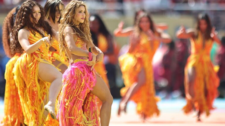 Dünya Kupası finalinde Shakira sahneye çıktı! Yaşı X’te konuşuldu